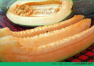 哈密瓜吃瓜皮吗怎么吃,哈密瓜皮也能吃？教你正确美味吃法  第2张