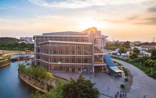 广州航海学院吃瓜,揭秘校园热点背后的真相 第1张 广州航海学院吃瓜,揭秘校园热点背后的真相 第1张