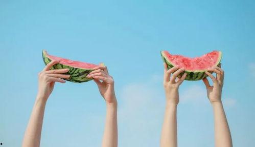 吃瓜观看者,揭秘吃瓜群众背后的娱乐狂欢  第2张